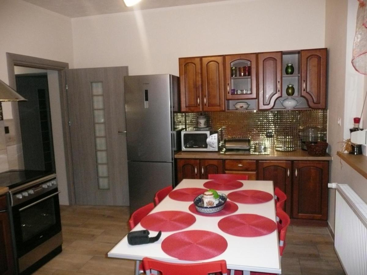 Apartament U Eli Apartman Jelenia Góra Kültér fotó